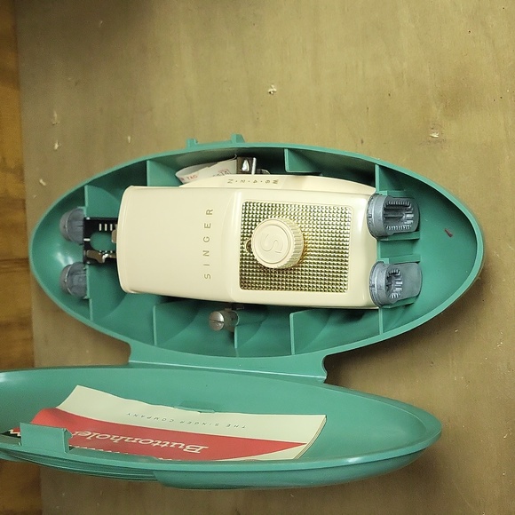 Singer buttonholer - Picture 2 of 4